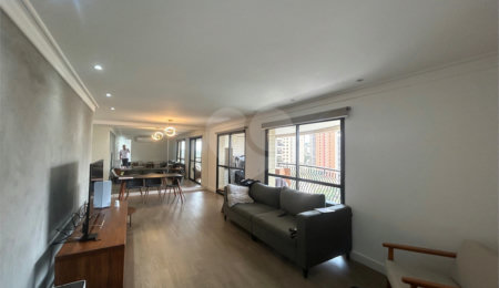 Apartamento à venda com 3 quartos, sendo 2 suítes,  em Alto da Boa Vista, São Paulo, SP