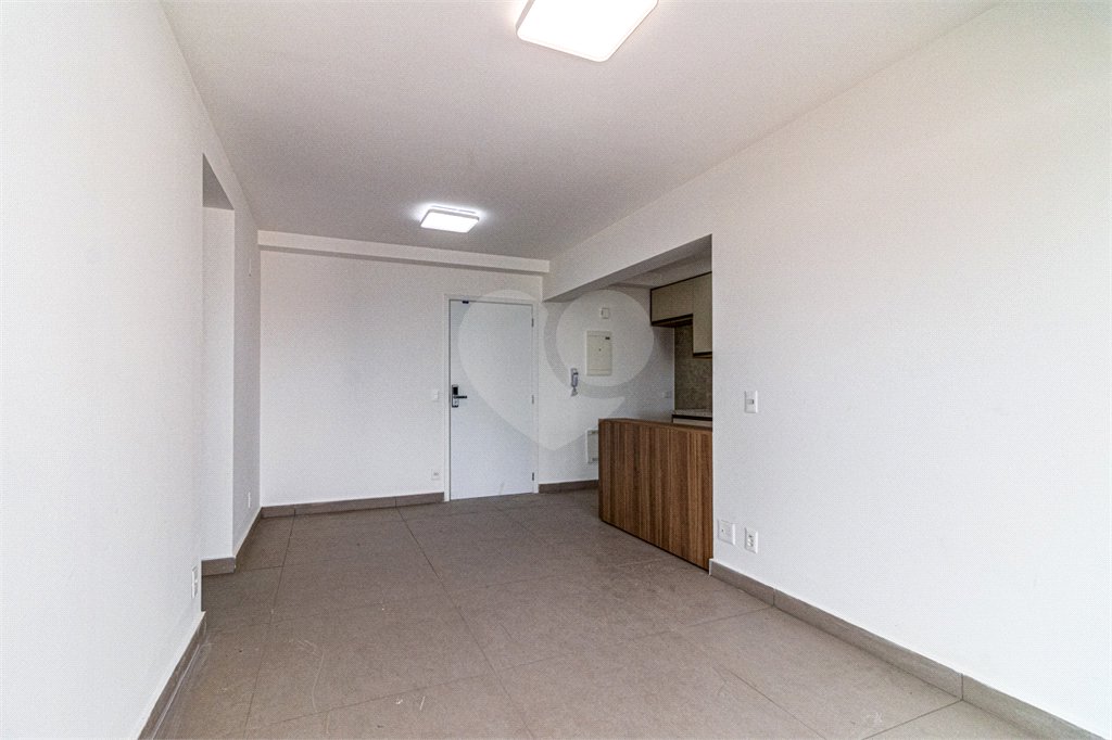 Apartamento à venda com 3 quartos, sendo 1 suíte,  em Vila Anastácio, São Paulo, SP