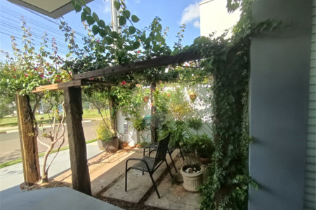 Casa à venda com 3 quartos, sendo 1 suíte,  no condomínio Ipes 2, Tatuí - SP