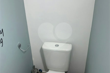 Casa à venda com 3 quartos, sendo 1 suíte, no condomínio Parque Vitória, São Paulo - SP
