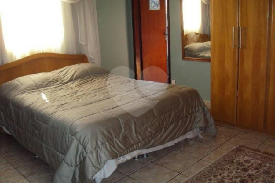 Sobrado à venda com 8 quartos em Vila Medeiros, São Paulo, SP