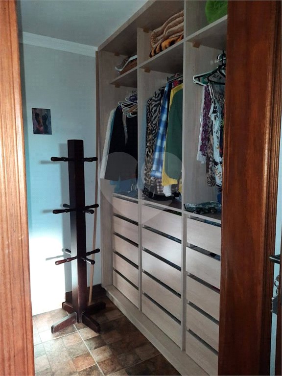 Casa à venda com 3 quartos, sendo 1 suíte,  no condomínio Village Ipanema 1, Araçoiaba da Serra - SP