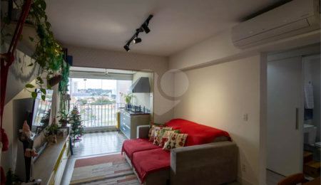 Apartamento à venda com 3 quartos, sendo 1 suíte,  em Vila Morse, São Paulo, SP