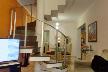 Sobrado à venda com 3 quartos, sendo 1 suíte, em Jardim São Paulo(zona Norte), São Paulo, SP