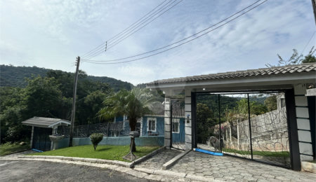 Casa à venda com 3 quartos, sendo 1 suíte,  no condomínio Alpes da Cantareira, Mairiporã - SP