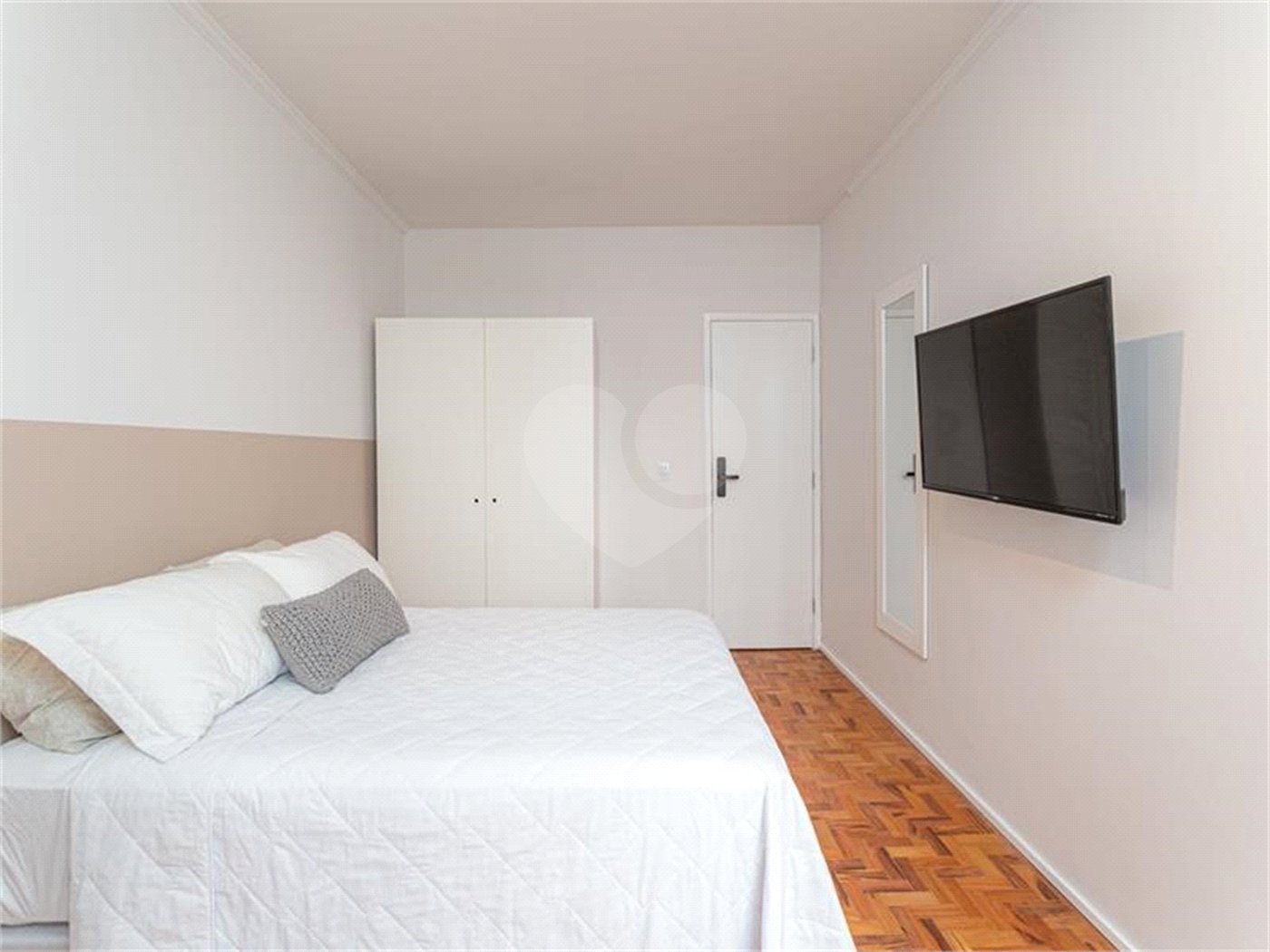 Apartamento à venda com 4 quartos, sendo 2 suítes, em Pinheiros, São Paulo, SP