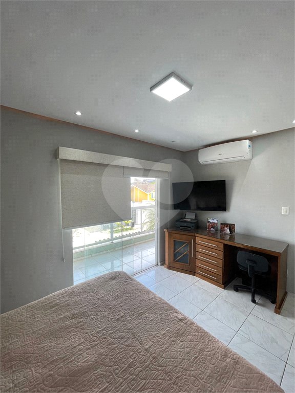 Casa à venda com 5 quartos, sendo 1 suíte, no condomínio Residencial Green Ville, Rio de Janeiro - RJ