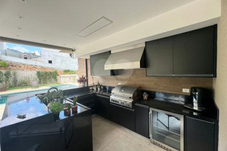 Casa à venda com 4 suítes no condomínio Itaporã, Atibaia - SP