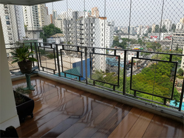 Apartamento à venda com 4 quartos, sendo 1 suíte,  em Morumbi, São Paulo, SP