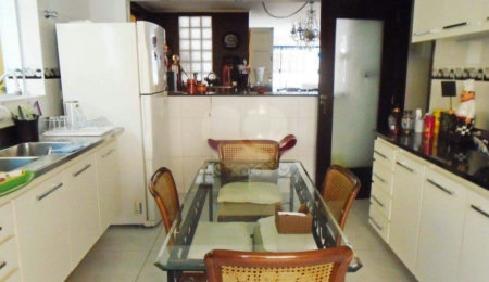 Casa à venda com 5 quartos, sendo 2 suítes,  em Jardim Prudência, São Paulo, SP