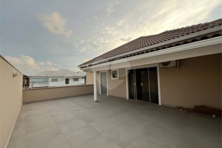 Casa à venda com 4 quartos, sendo 2 suítes, no condomínio Pedra Mar, Rio de Janeiro - RJ