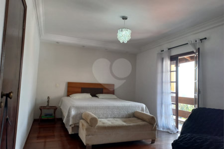 Casa à venda com 3 suítes em Parque Monte Alegre, Taboão da Serra, SP