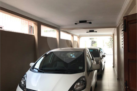 Sobrado à venda com 3 quartos, sendo 2 suítes, em Jardim Tropical, Cuiabá, MT