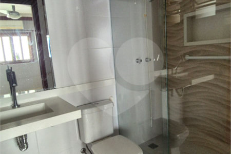 Casa à venda com 4 quartos, sendo 2 suítes, no condomínio Residencial Grape Village, Vinhedo - SP