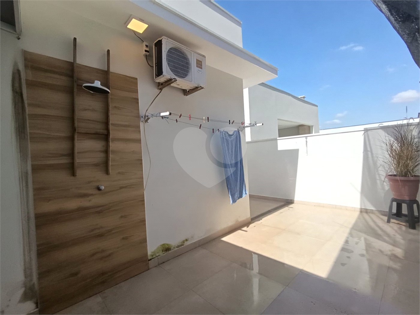 Casa à venda com 3 quartos, sendo 1 suíte,  no condomínio Ipes 2, Tatuí - SP