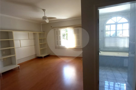 Casa à venda com 5 quartos, sendo 3 suítes, no condomínio Vinhas da Vista Alegre - Lado Sede, Vinhedo - SP