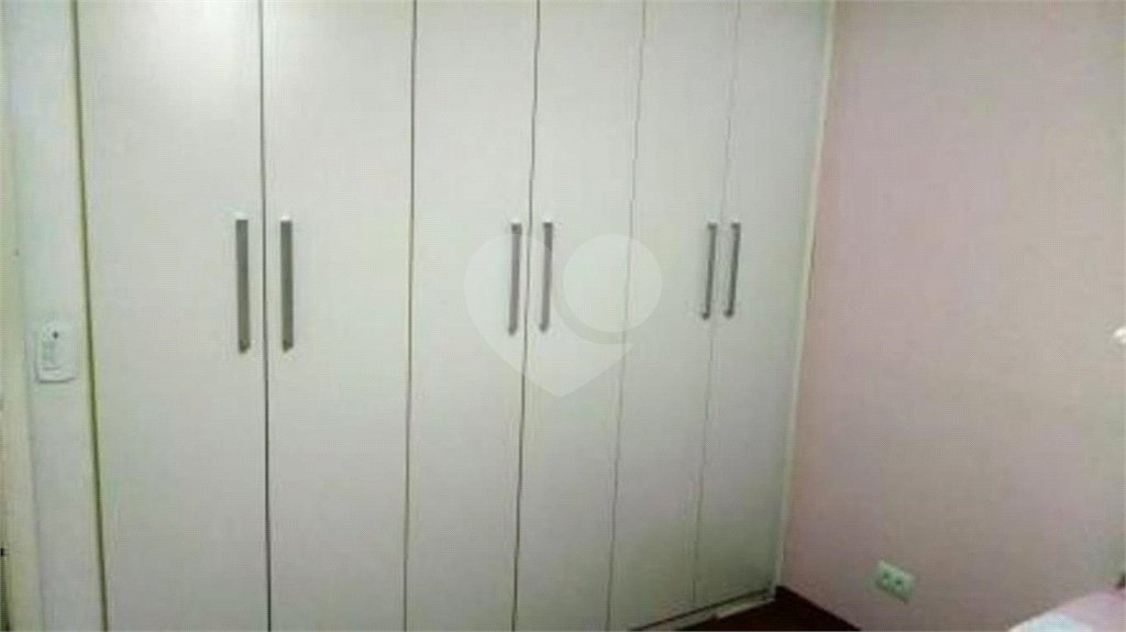 Casa à venda com 3 quartos, sendo 1 suíte, no condomínio Residencial Água Fria, São Paulo - SP