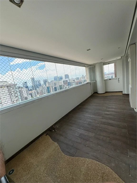 Apartamento à venda com 3 quartos, sendo 1 suíte, em Brooklin Paulista, São Paulo, SP