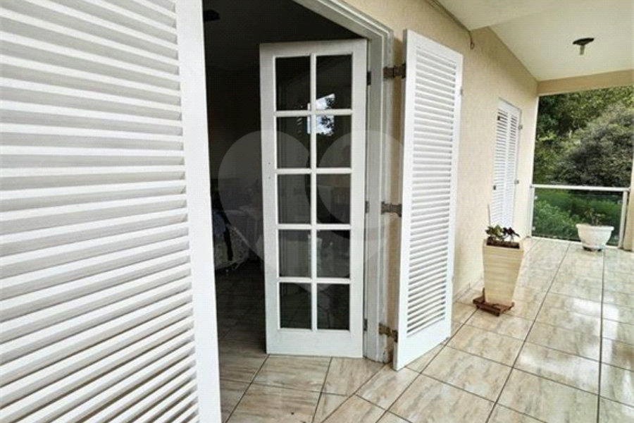 Casa à venda com 3 quartos, sendo 1 suíte, no condomínio Clube de Campo Fazenda Tabarã, Mairiporã - SP