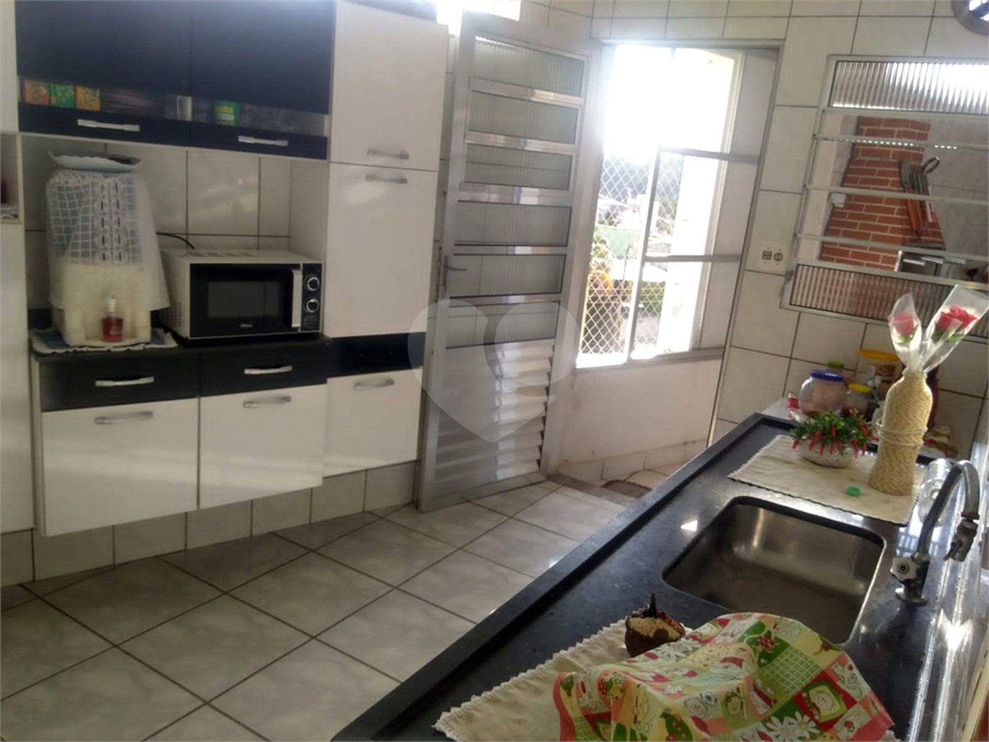 Sobrado à venda com 4 quartos, sendo 1 suíte,  em Jardim Pacaembu, Jundiaí, SP