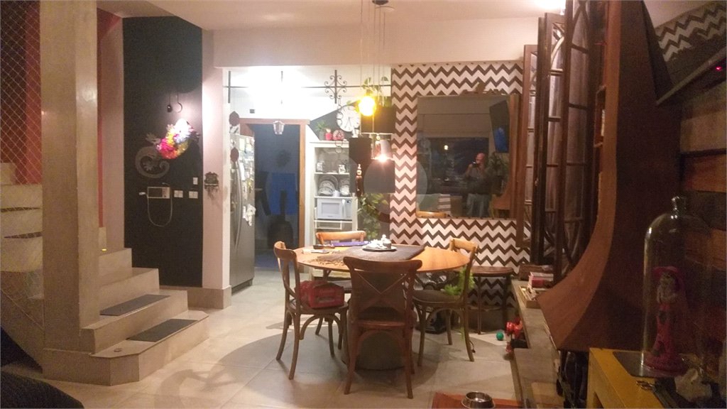 Casa à venda com 3 quartos, sendo 2 suítes, em Vila Mariana, São Paulo, SP
