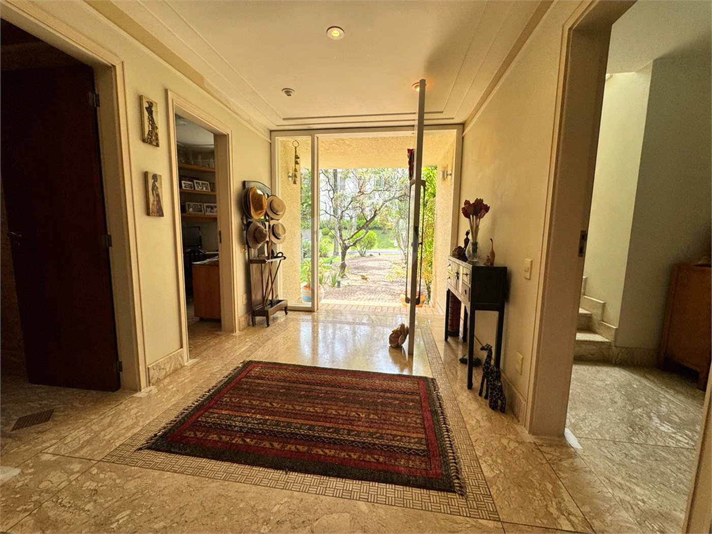 Casa à venda com 5 suítes no condomínio Residencial Bougainville, Campinas - SP