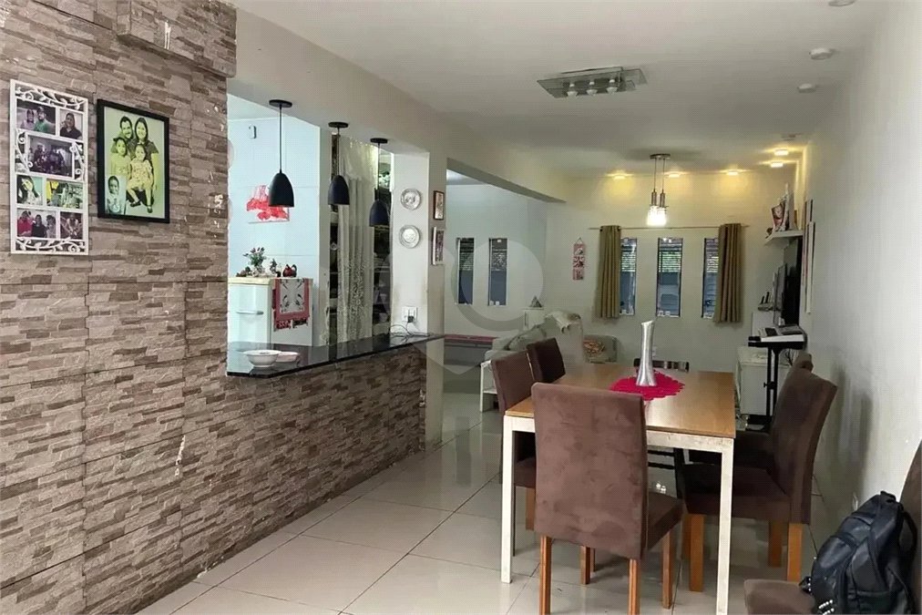 Sobrado à venda com 3 quartos, sendo 2 suítes, em Conjunto Residencial Butantã, São Paulo, SP