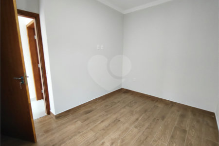 Casa à venda com 3 quartos, sendo 1 suíte, no condomínio Lago dos Ipês, Itapetininga - SP