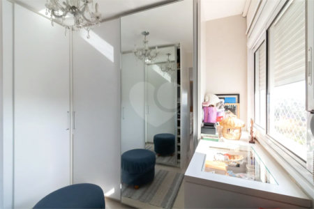 Apartamento à venda com 2 quartos, sendo 1 suíte,  em Vila Sônia, São Paulo, SP
