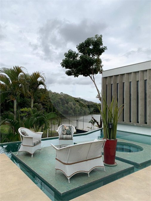 Casa à venda com 4 suítes no condomínio Fazenda Imperial, Sorocaba - SP