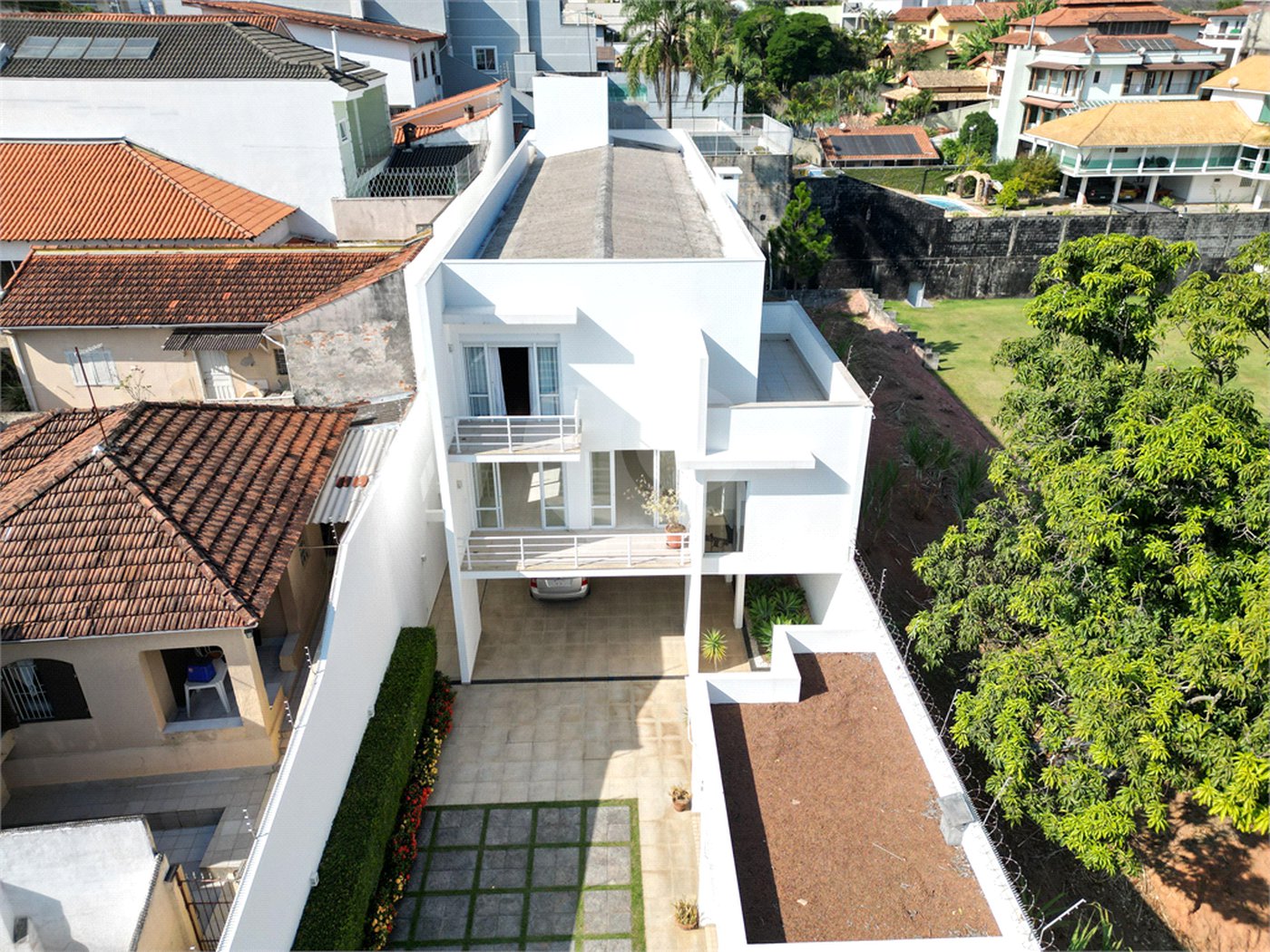 Sobrado à venda com 4 suítes em Tremembé, São Paulo, SP
