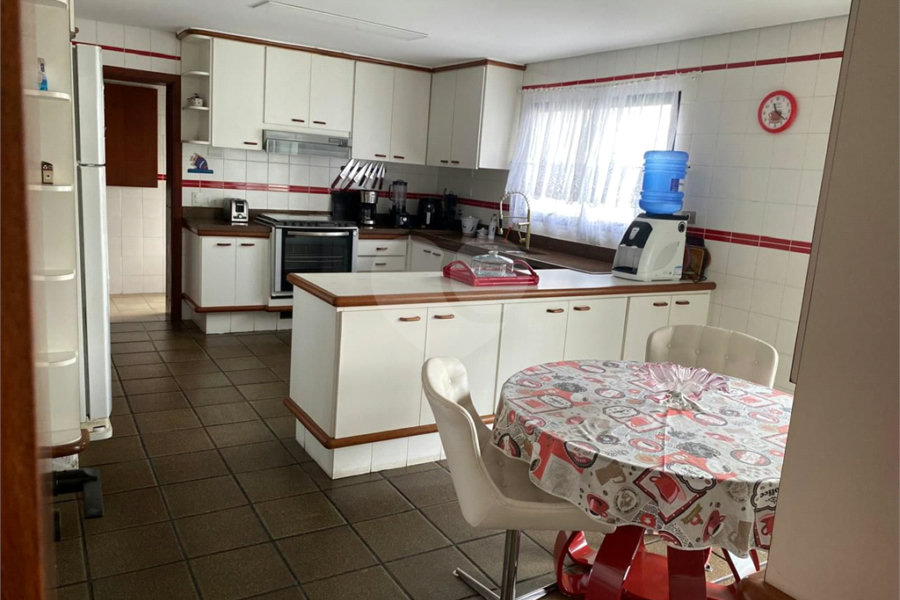 Apartamento à venda com 4 suítes em Jardim Astúrias, Guarujá, SP