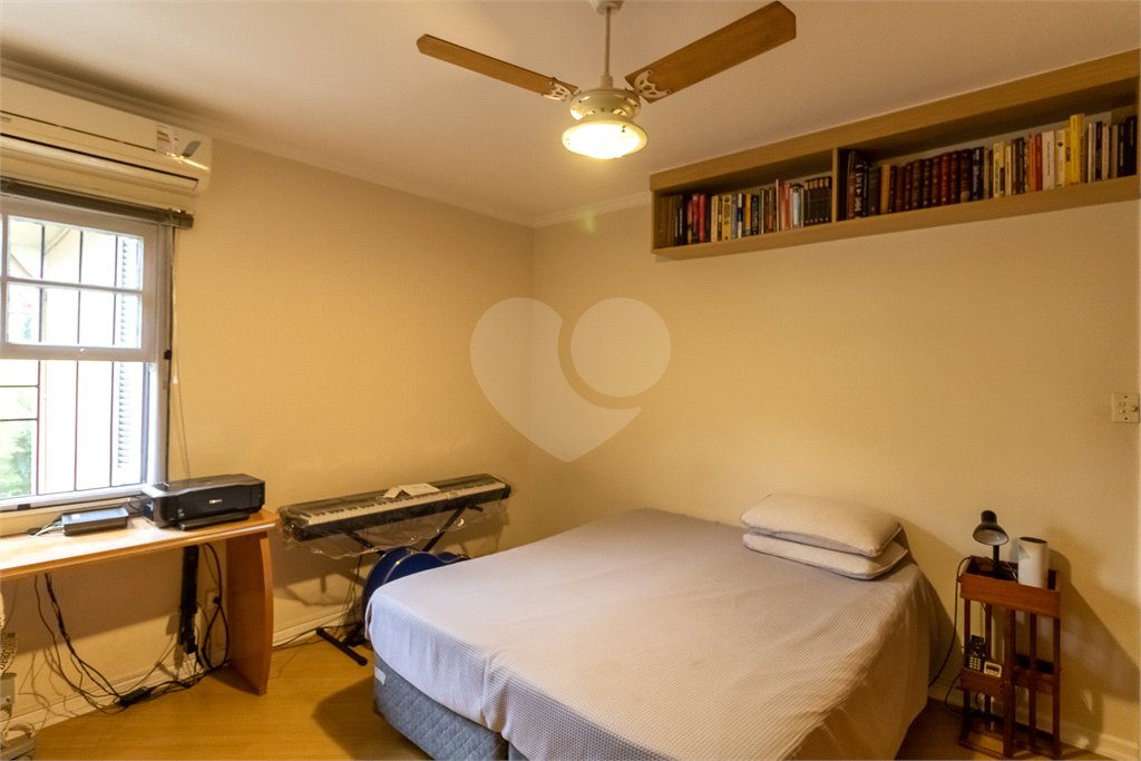 Casa à venda com 3 quartos, sendo 1 suíte,  em Parque Colonial, São Paulo, SP