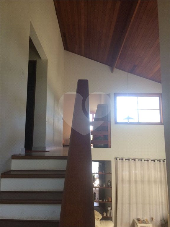 Sobrado à venda com 4 quartos, sendo 2 suítes, em Serra da Cantareira, Mairiporã, SP