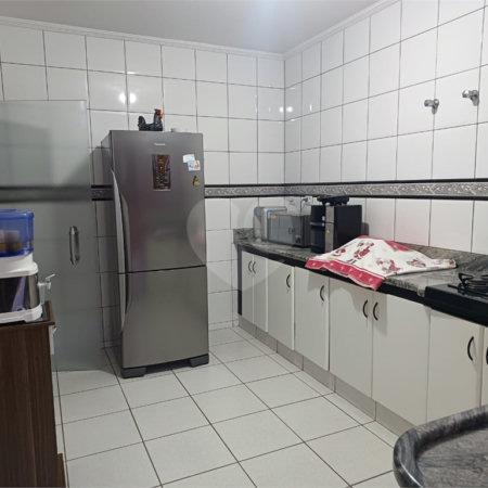 Sobrado à venda com 3 quartos, sendo 1 suíte, em Jardim Regina, Indaiatuba, SP