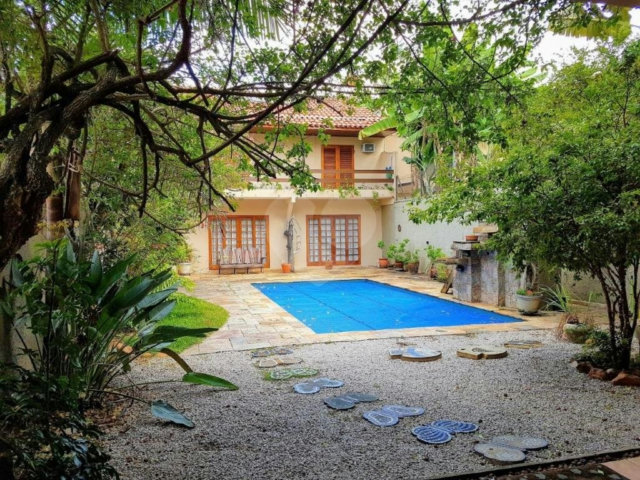 Sobrado à venda com 4 quartos, sendo 2 suítes,  em Brooklin Velho, São Paulo, SP