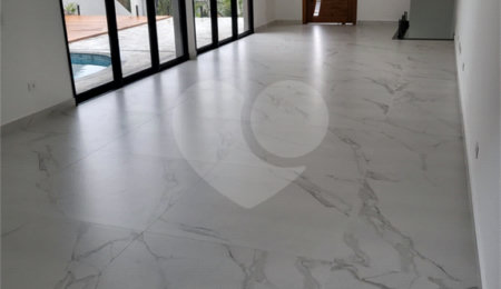 Casa à venda com 3 suítes no condomínio Hills, Arujá - SP