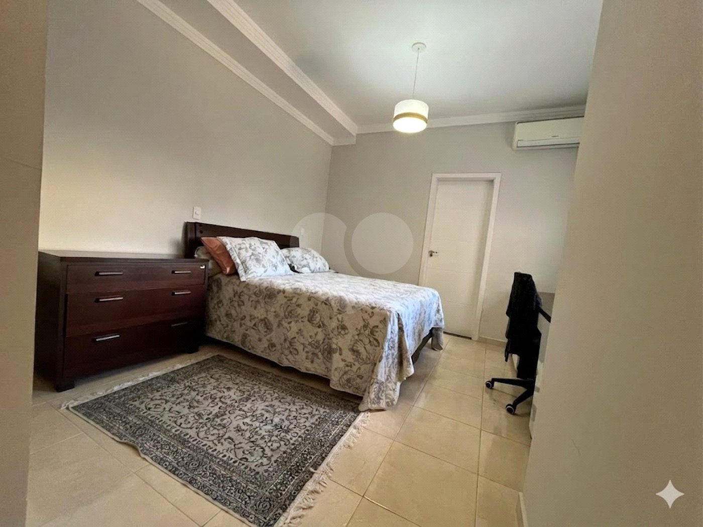 Casa à venda com 3 quartos, sendo 1 suíte, no condomínio Villa Suiça, Sorocaba - SP