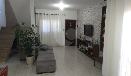 Sobrado à venda com 3 quartos, sendo 1 suíte,  em Vila Suissa, Mogi das Cruzes, SP