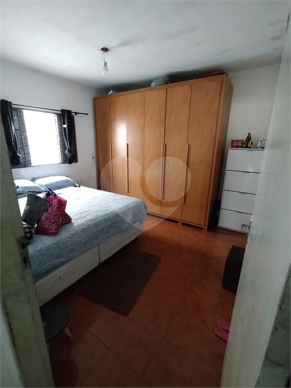 Casa à venda com 2 quartos, sendo 1 suíte,  em Jardim Layr, Mogi das Cruzes, SP