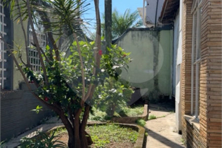 Casa Térrea à venda com 4 quartos, sendo 1 suíte, em Água Fria, São Paulo, SP