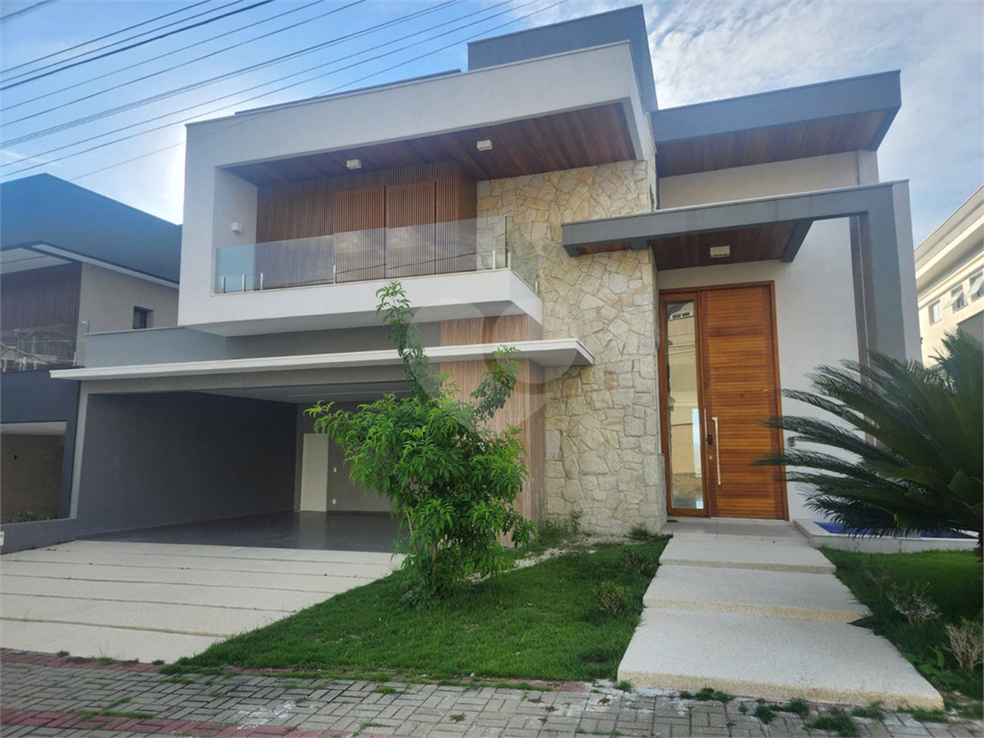 Casa à venda ou para alugar com 4 suítes no condomínio Residencial Jaguary, São José dos Campos - SP