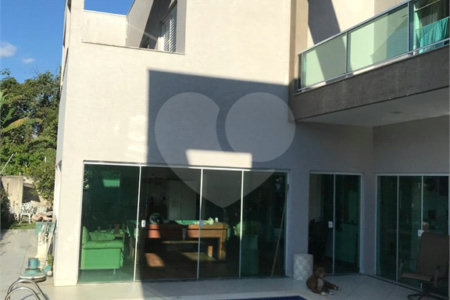 Casa à venda com 5 quartos, sendo 3 suítes, em Loteamento Jardim Morumbi, Atibaia, SP