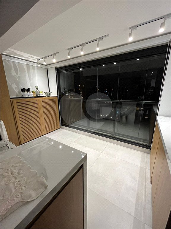 Apartamento à venda com 3 quartos, sendo 1 suíte, em Indianópolis, São Paulo, SP