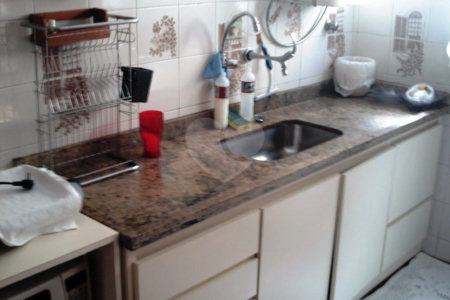 Casa à venda com 4 quartos, sendo 2 suítes, em Jardim Pinheiros, São Paulo, SP