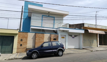 Sobrado à venda com 3 quartos, sendo 2 suítes, em Vila Romão, Salto, SP