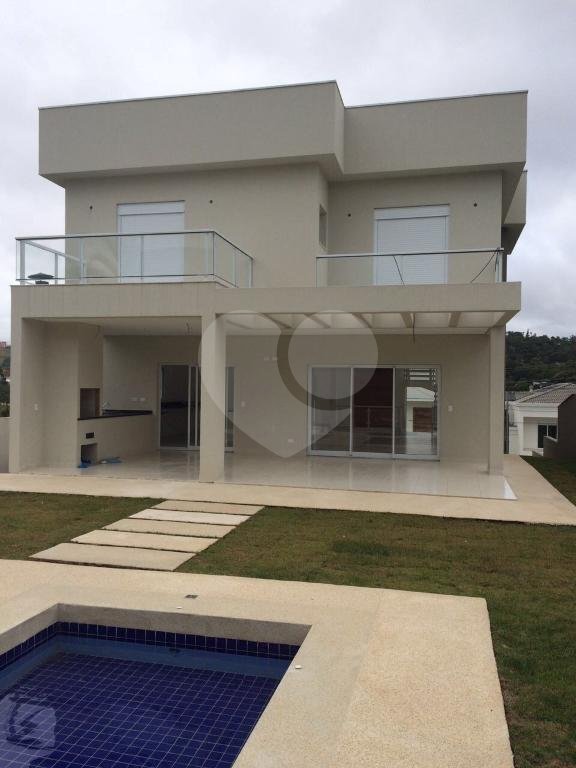 Casa à venda com 4 suítes no condomínio Santa Maria, Cotia - SP