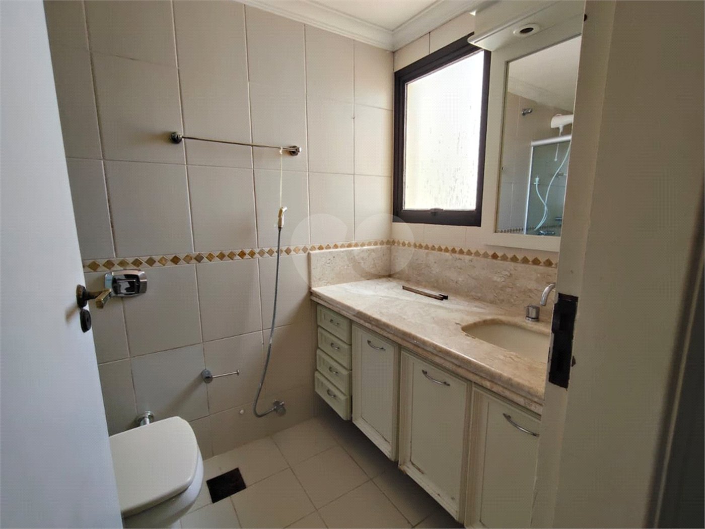 Apartamento à venda ou para alugar com 3 quartos, sendo 1 suíte, no Centro, Itapetininga, SP