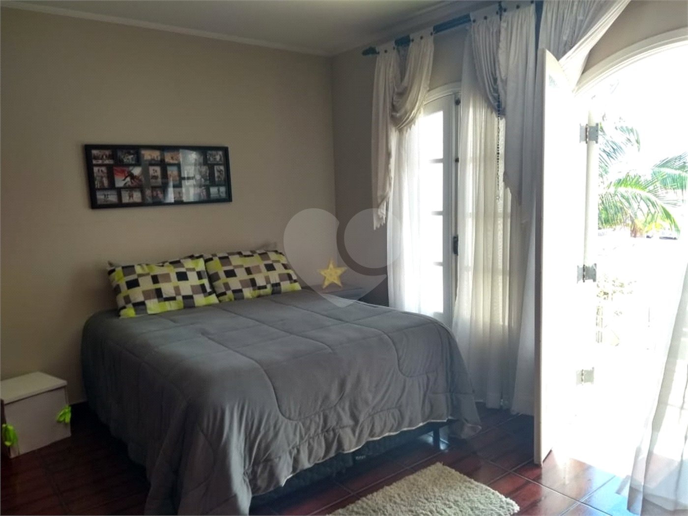 Casa à venda com 5 quartos, sendo 3 suítes,  em Vila Oliveira, Mogi das Cruzes, SP