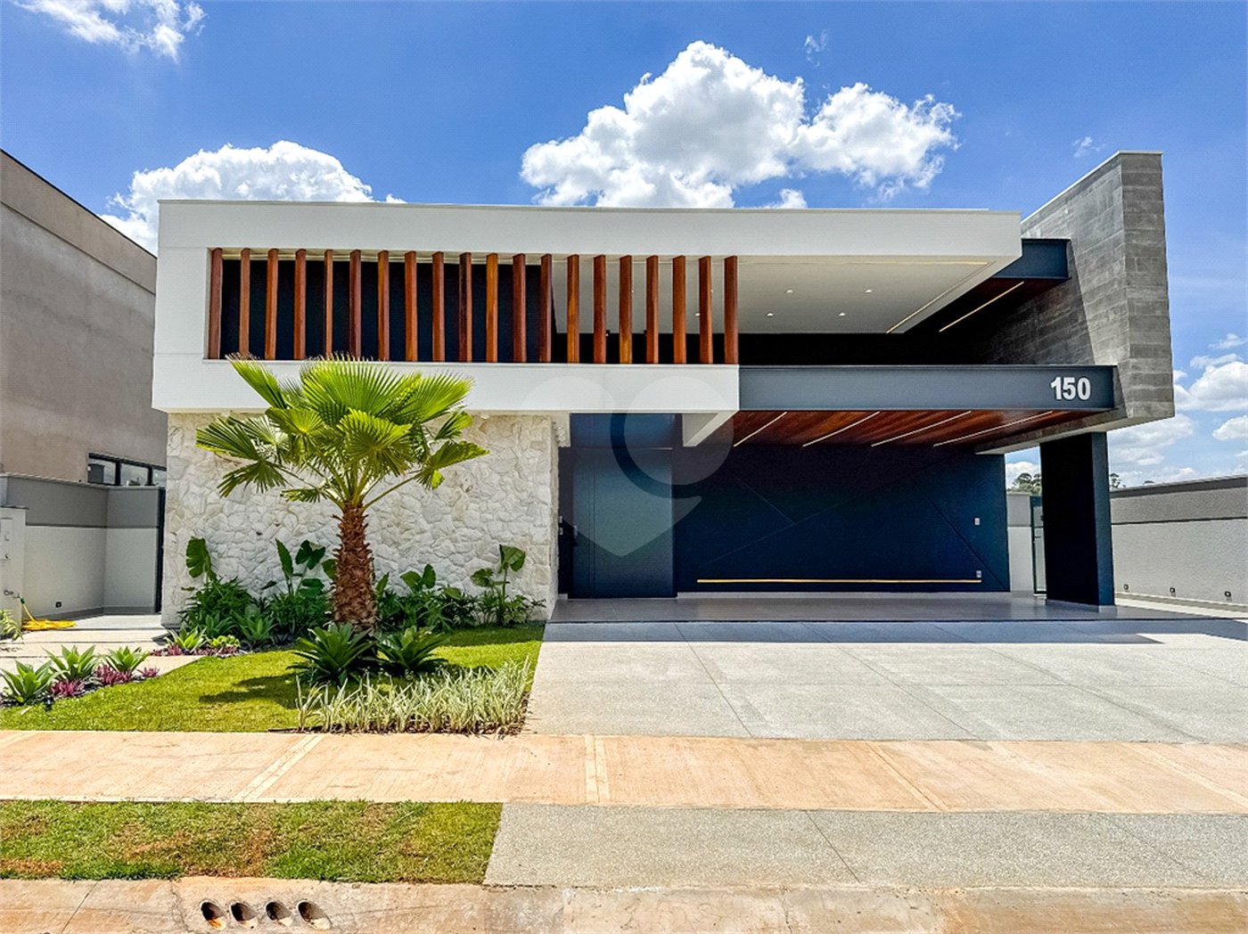 Casa à venda com 3 suítes no condomínio Villa dos Pinheiros, Indaiatuba - SP
